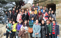 evo视讯游戏集团组织2012年国际三八妇女节登山活动