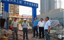 张龙义董事长视察慰问evo视讯游戏燃气股份有限公司办公大楼建设基地